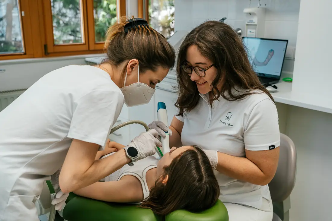 digitale Abformung der Z&auml;hne mit einem Intraoralscanner